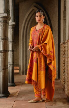 Pantalms Crafts Aari Woollen Straight Kurta Set with Dupatta