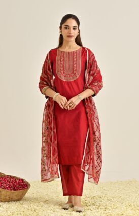 Red Festive Embroidered Kurta Set with Embroidered Dupatta & Yoke Detail